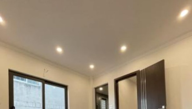 Nhà Phúc Lợi, 30m2, 5 tầng , cách mặt đường chính 15m, view hồ, vị trí thoáng mát